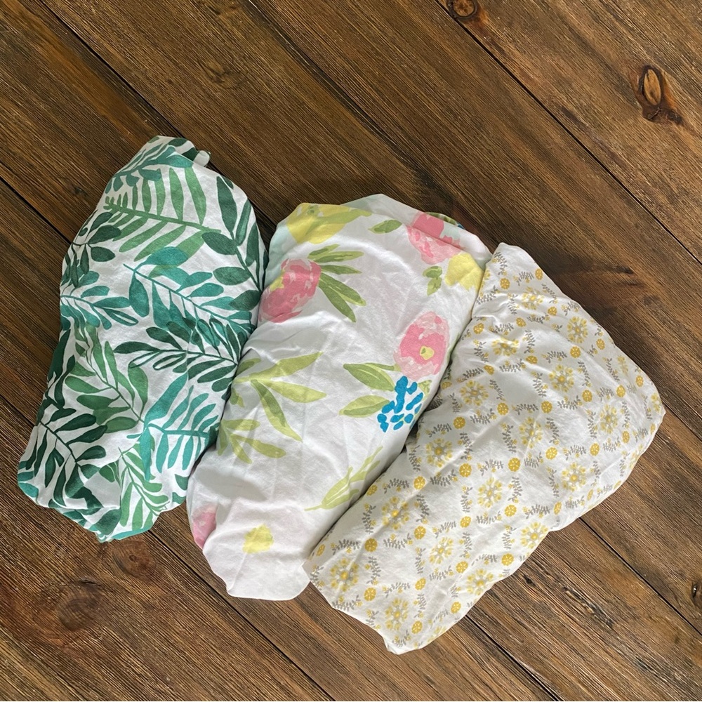 Floral / Botanical print standard size 100% cotton crib sheets